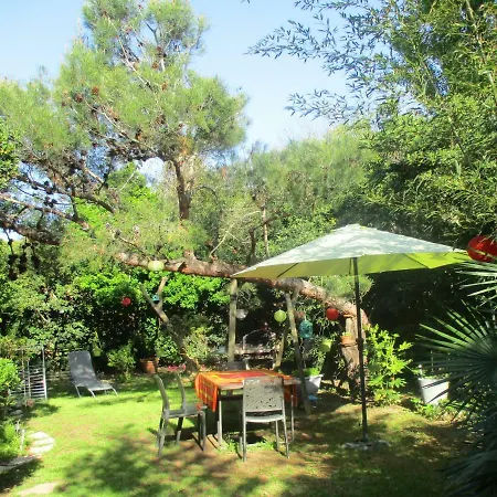 Jardin Et Bambous, Cosy, Classe 2 Etoiles