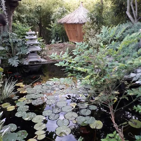 Jardin Et Bambous, Cosy, Classe 2 Etoiles *