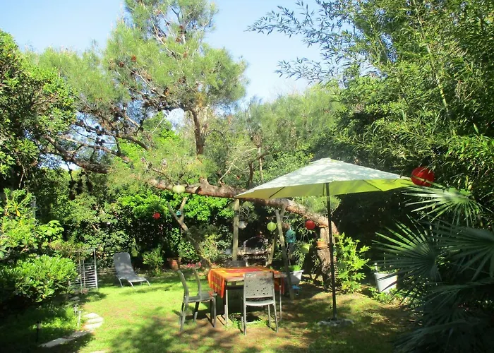 Jardin Et Bambous, Cosy, Classe 2 Etoiles