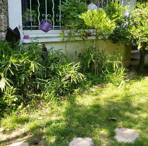 Апартаменты Jardin Et Bambous, Cosy, Classe 2 Etoiles Марсейан